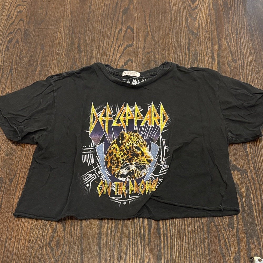 Original Retro Brand Women’s Black Graphic Tee Size Small